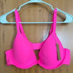SKIMS Pink T-Shirt Bra with Adjustable Straps